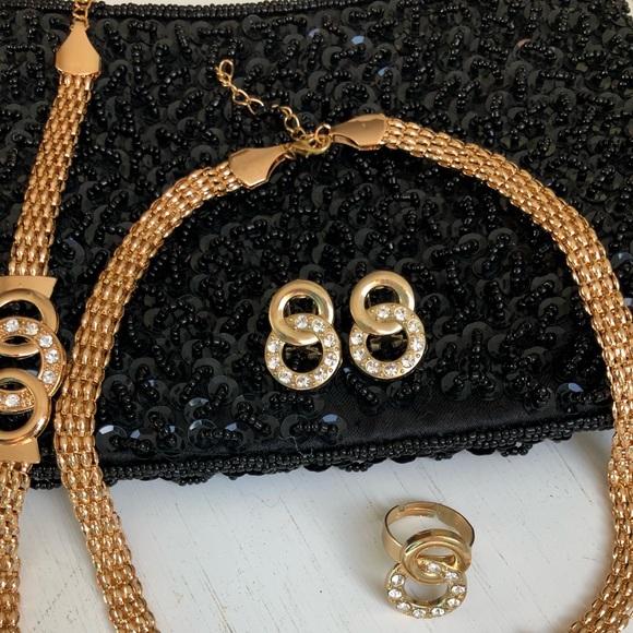 🌟NWT Gold Rhinestone Necklace Bracelet Earrings Set - Picture 6 of 8